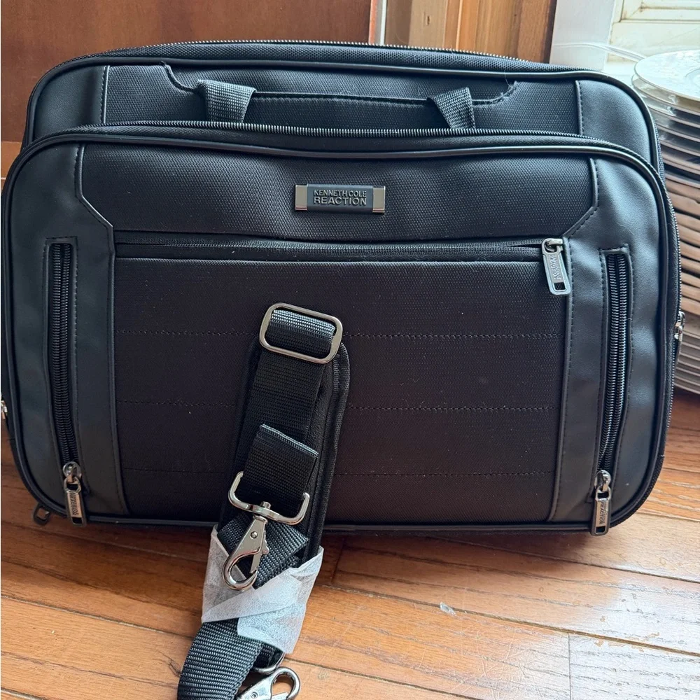 NWOT Kenneth Cole Reaction EZ-Scan Laptop Briefcase Bag - Fits 15